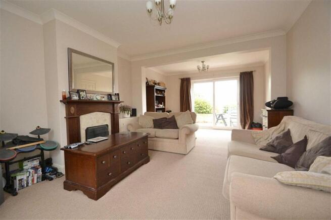 Lounge/Dining Room