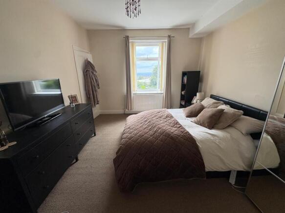 3 bed Terraced for sale Image 8