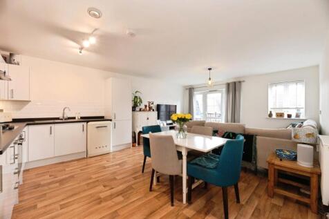 Alderson Grove, WALTON-ON-THAMES, Surrey, KT12