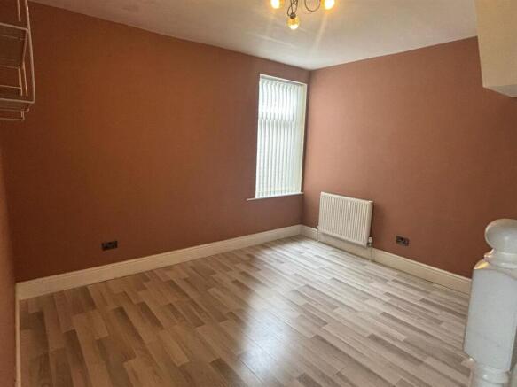3 bed House to rent Image 7
