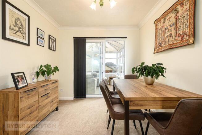 4 bed Detached for sale Image 9