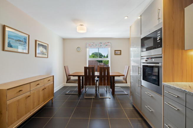 Frobisher House, Tudor Court, Bramshott, Liphook, Hampshire photo 4