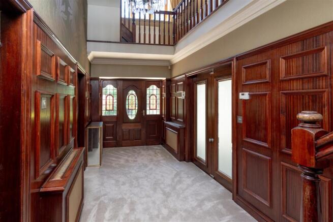 7 bed Detached for sale Image 12