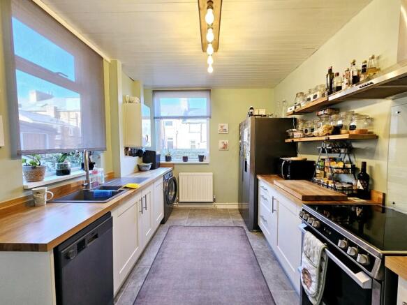 3 bed Terraced for sale Image 6