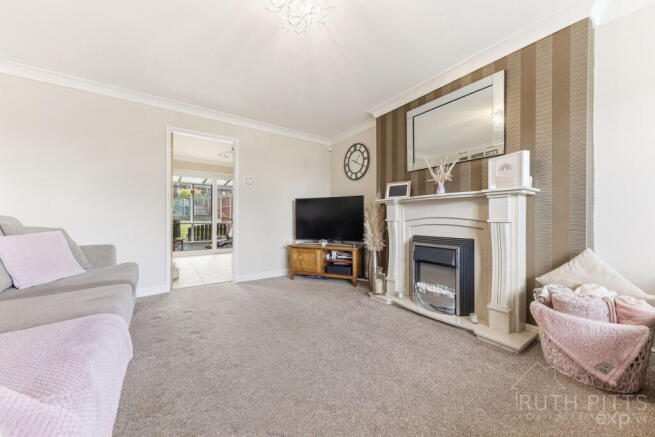3 bed Semi-Detached for sale Image 5