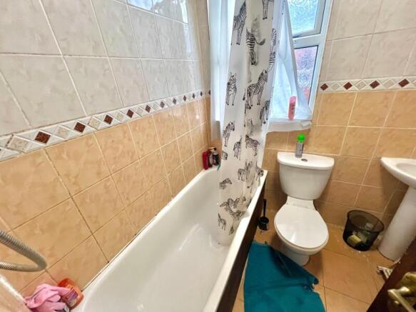 5 bed Terraced to rent Image 4