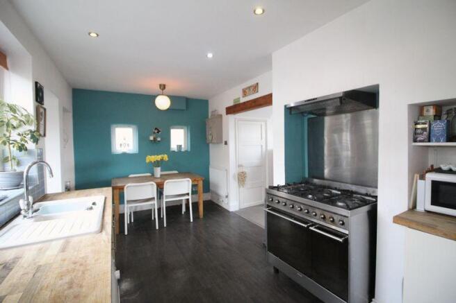 Kitchen/Dining...