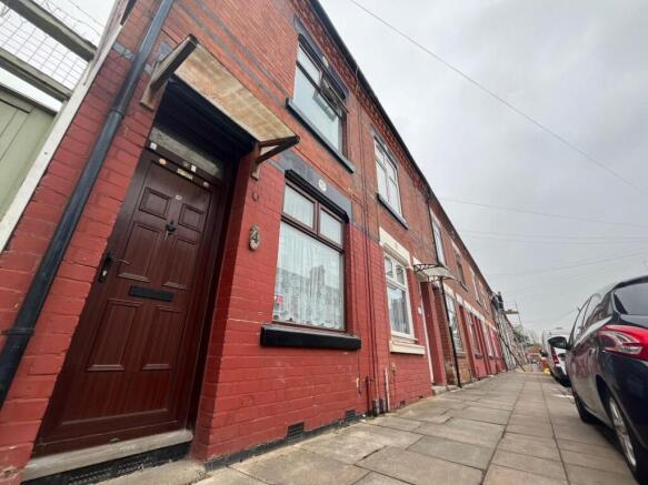 3 Bedroom Terraced House on Dundonald Road