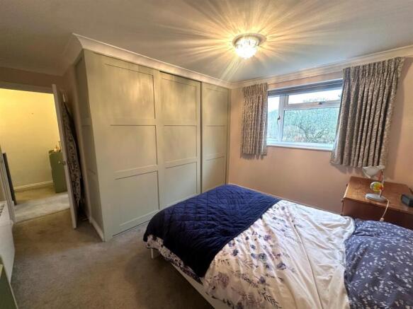 Bed 2.jpg