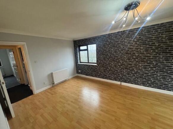 2 bed Apartment to rent Image 6