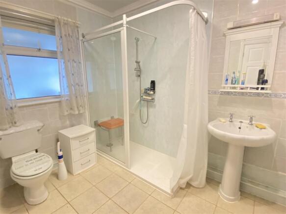 Family Shower Room