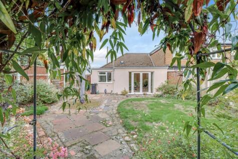 Elizabeth Drive, Wickford