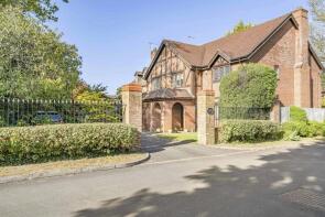 1 The Palings, Dartnell Court, West Byfleet KT14 6QL