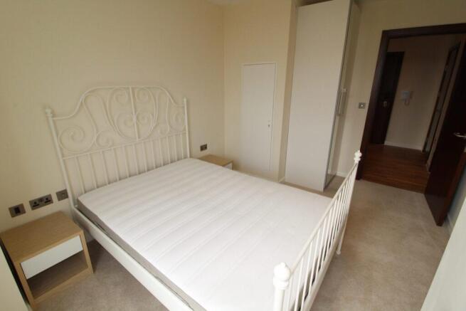 2 bed Apartment to rent Image 10
