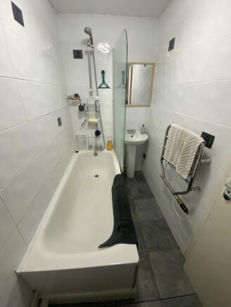 1 Tan House Bath
