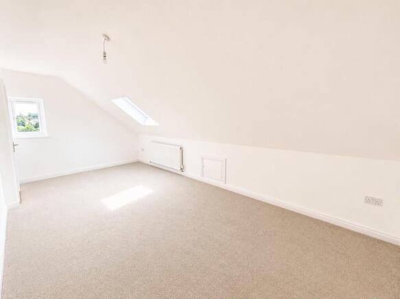 5 bed Semi-Detached for sale Image 10