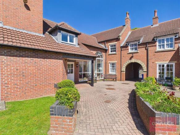 2 bed Flat for sale Image 12