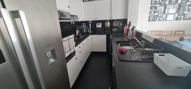 3 bed Terraced for sale Image 8