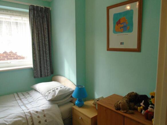 BEDROOM 2