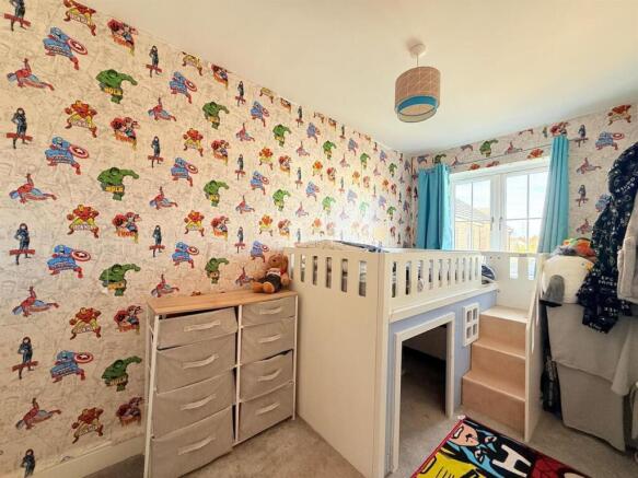 3 bed Town House for sale Image 11