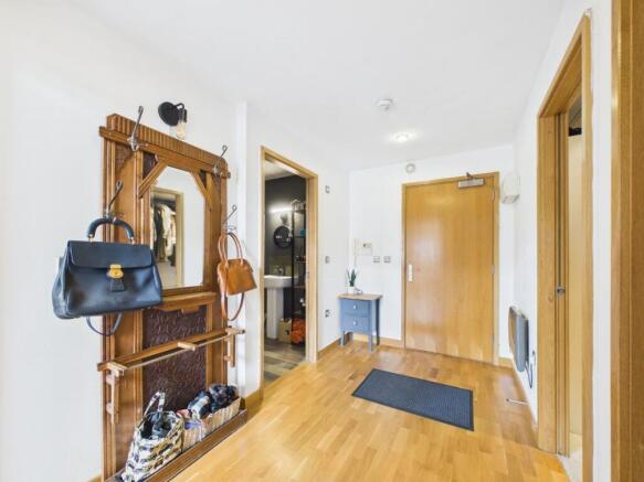 2 bed Apartment for sale Image 10