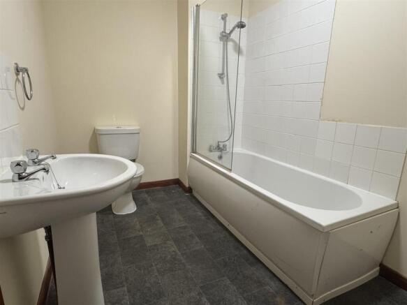 2 bed Flat to rent Image 7