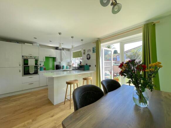 Kitchen/Dining Room (1)