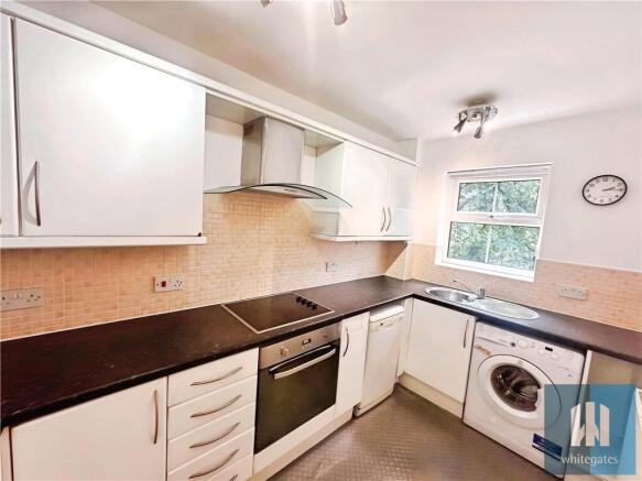2 bed Apartment to rent Image 7