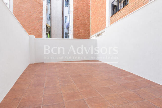 Codiciada-casa-a-reformar-con-terrazas-en-el-ex...
