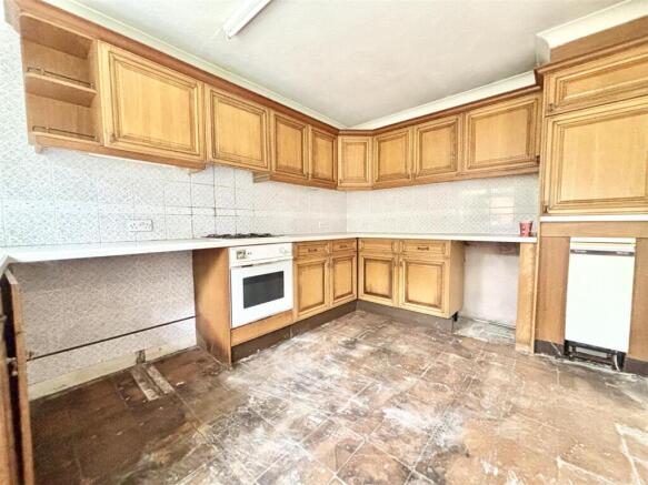 3 bed Detached Bungalow for sale Image 4