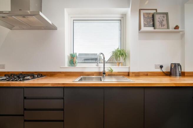 4 bed Semi-Detached for sale Image 6