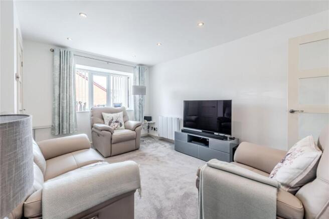 3 bed Semi-Detached for sale Image 3