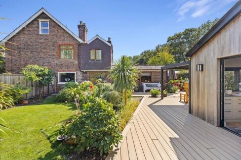 Redehall Road, Smallfield, RH6