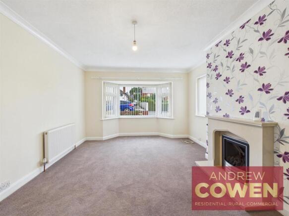 2 bed Semi-Detached Bungalow for sale Image 10