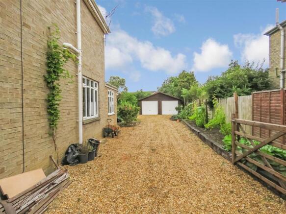 Driveway to Side.JPG