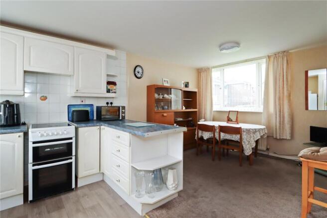 Kitchen Diner Pic 1
