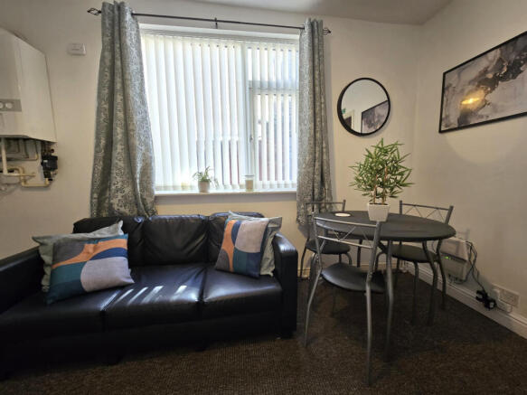 1 bed House Share to rent Image 4