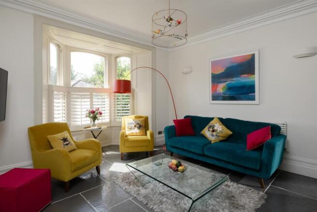 4 bed House for sale Image 6
