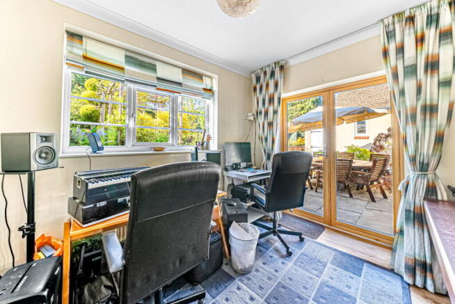 4 bed Detached Bungalow for sale Image 11