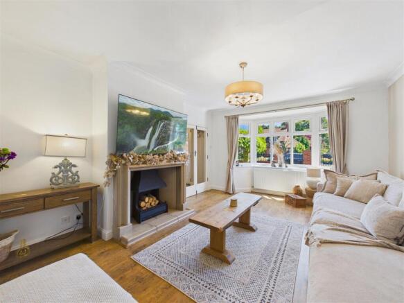 4 bed Detached for sale Image 9