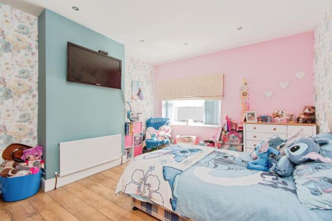 3 bed Terraced for sale Image 12