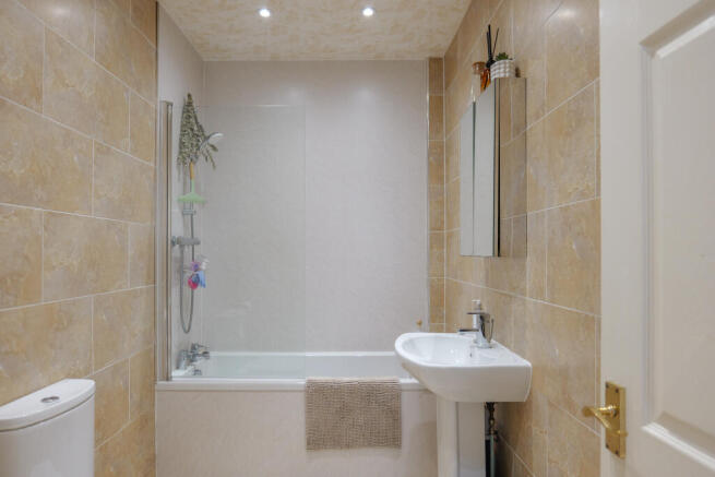 2 bed Terraced for sale Image 12