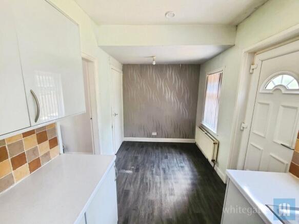 2 bed Terraced to rent Image 9