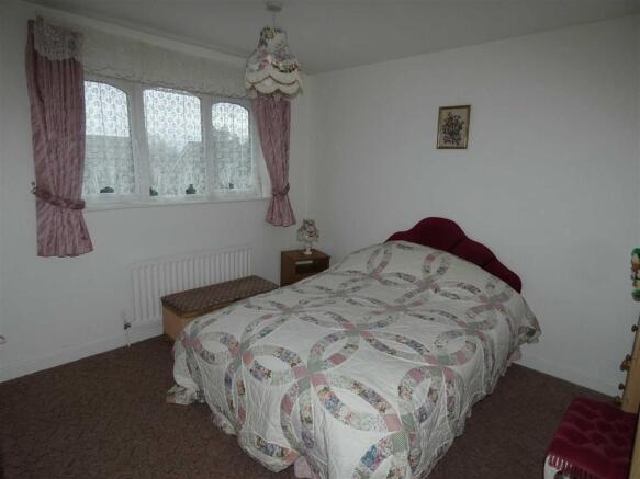 BEDROOM 2