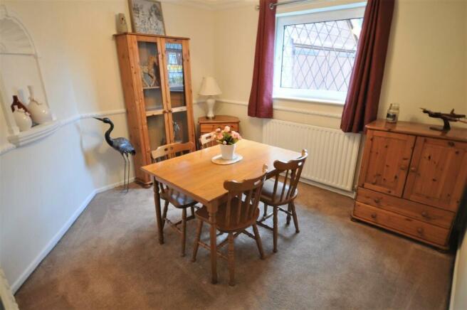 4 bed Detached Bungalow for sale Image 9
