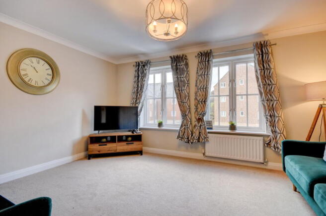 4 bed Town House for sale Image 7
