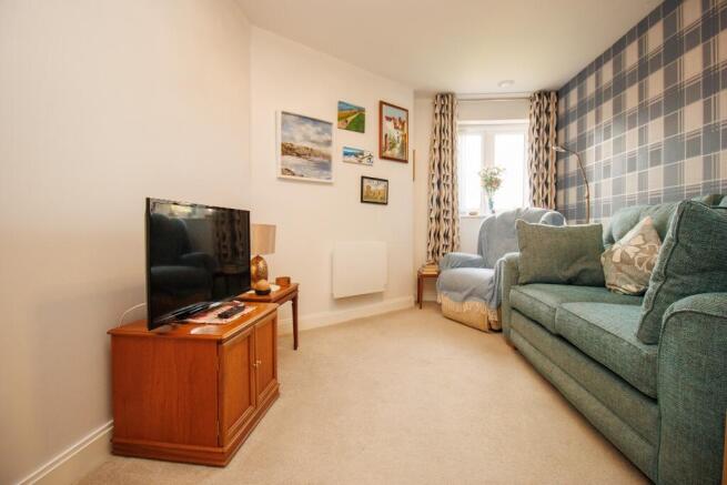 2 bed Ground Flat for sale Image 6