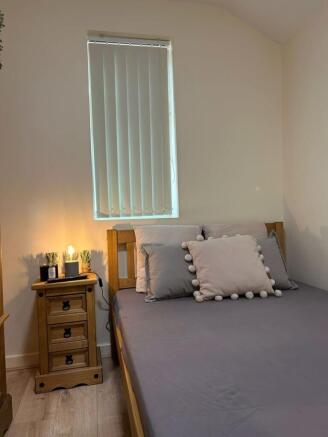 1 bed Town House to rent Image 4