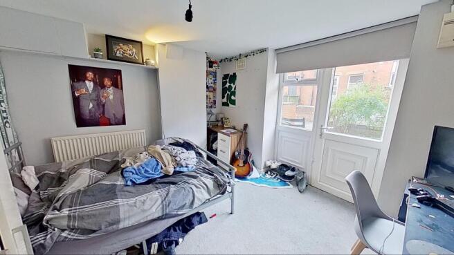 6 bed Terraced to rent Image 9