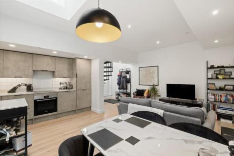Kingston Road, London, SW20